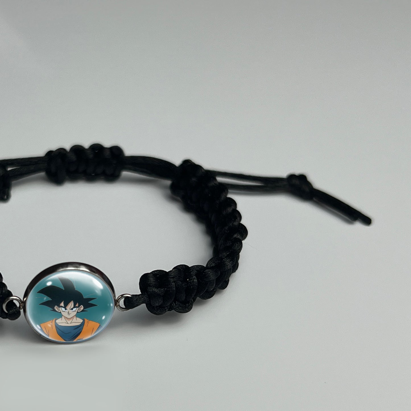 GOKU - Hochwertiges Makramee Armband