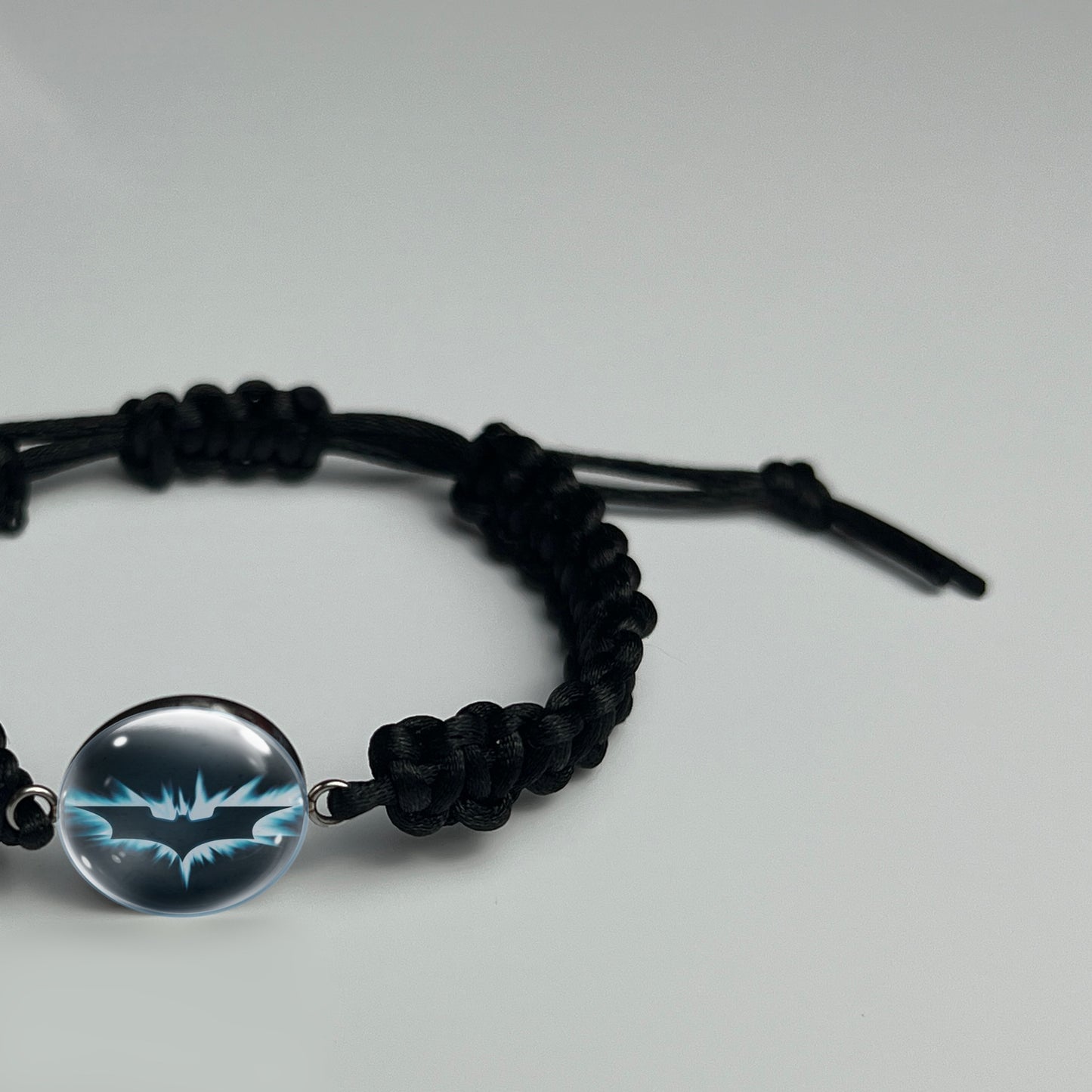 BATMAN - Hochwertiges Makramee Armband